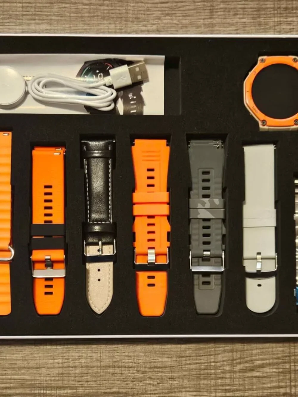 Smartwatch Gift Set with 7 Interchangeable Bands - New